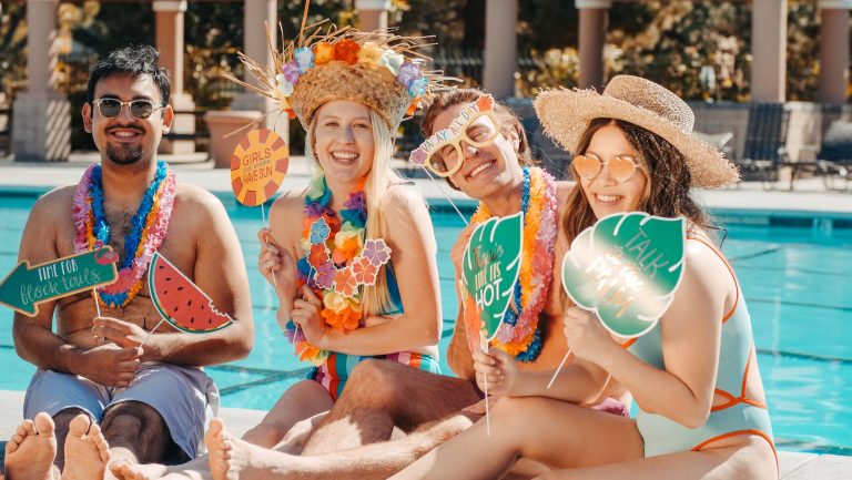 Hotspots Offering Poolside and Beachside Brunch
