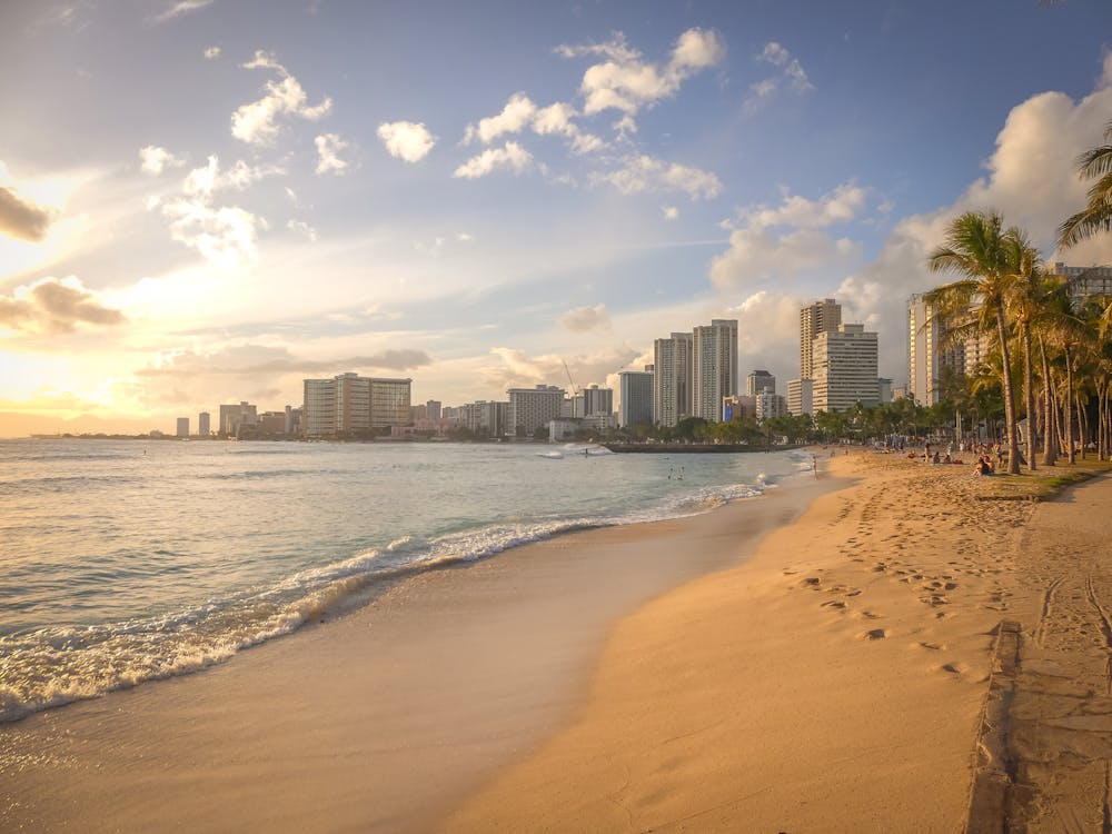 23 Best Places To Visit In The US In January - Honolulu, HI